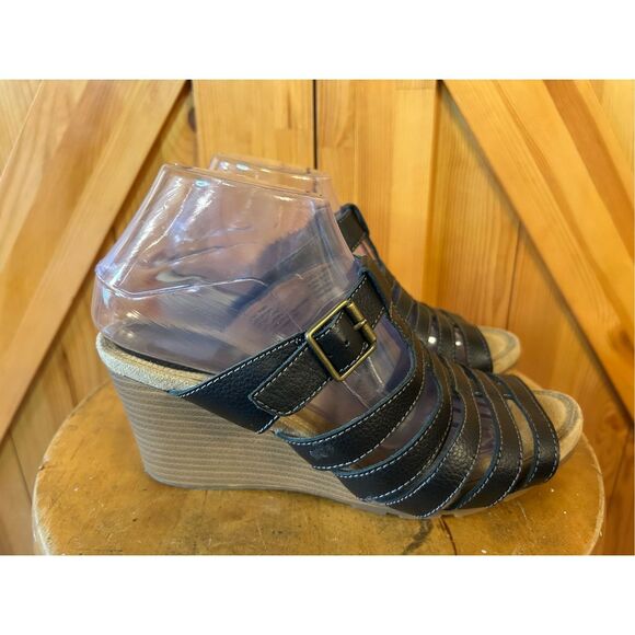 Eddie‎ Bauer Black Leather Wedge Strap Sandals with Buckle Size 9M - Picture 1 of 8